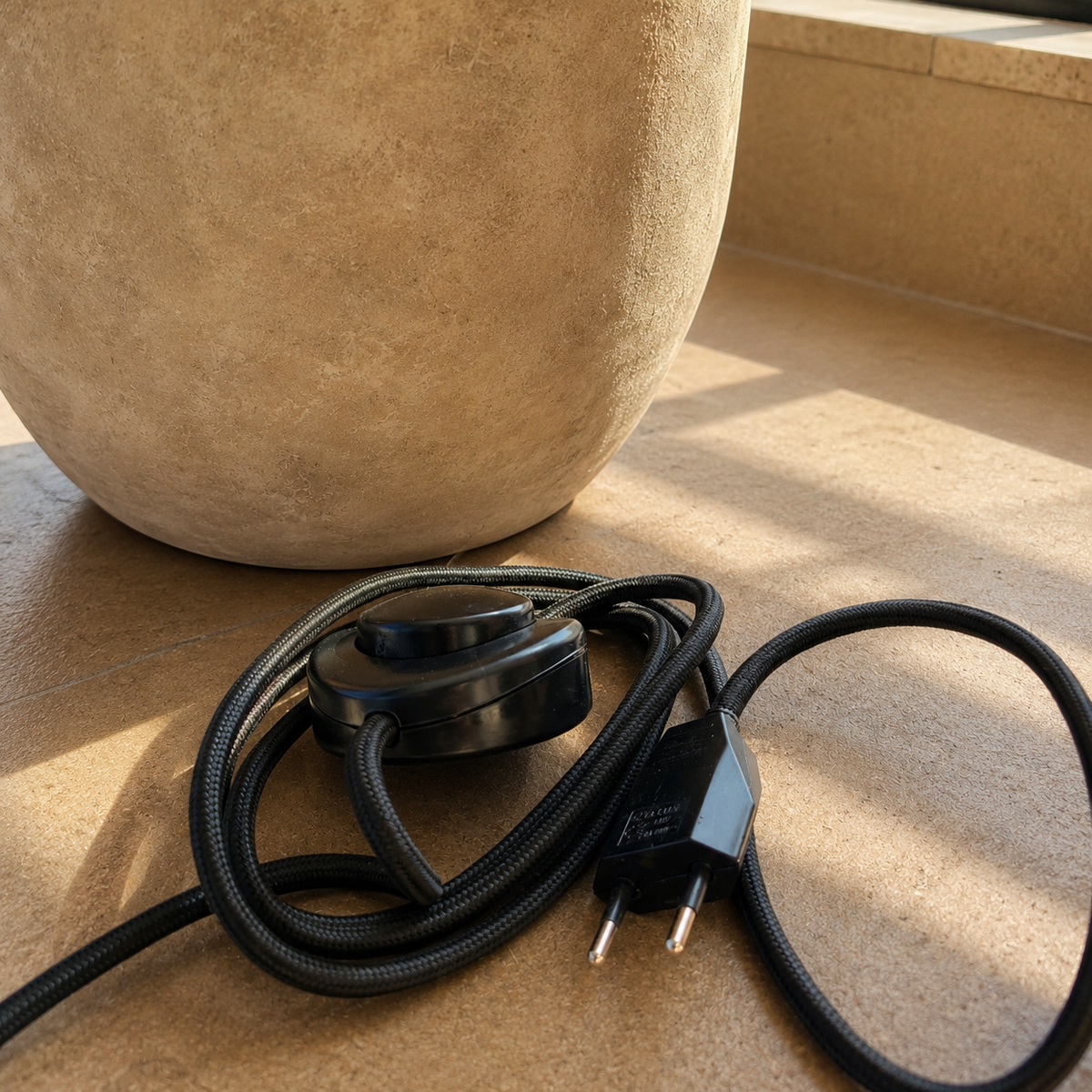 Ela n37 - Ceramiczna lampa podłogowa