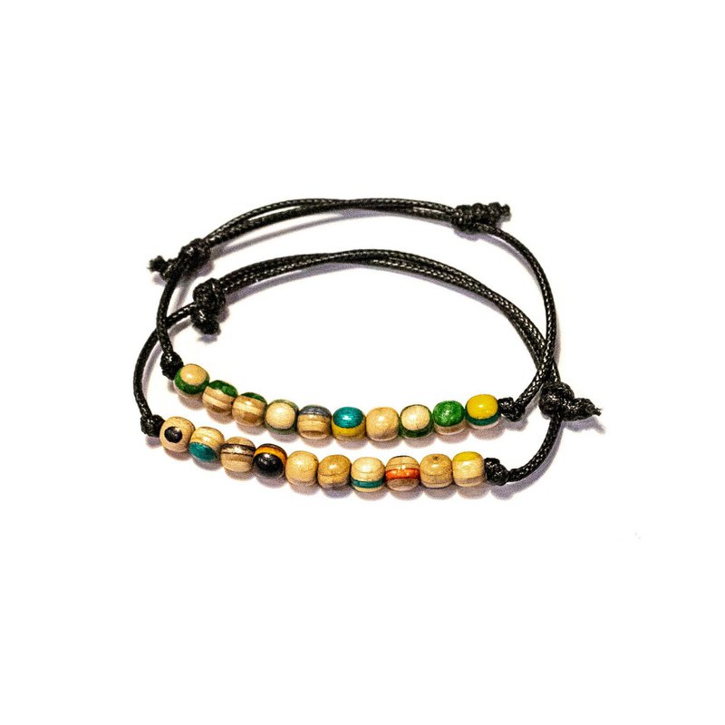 Bracciale con perline di legno di skateboard riciclati, multicolore, blu, verde, rosso, perline da 6 mm, regolabile, unisex