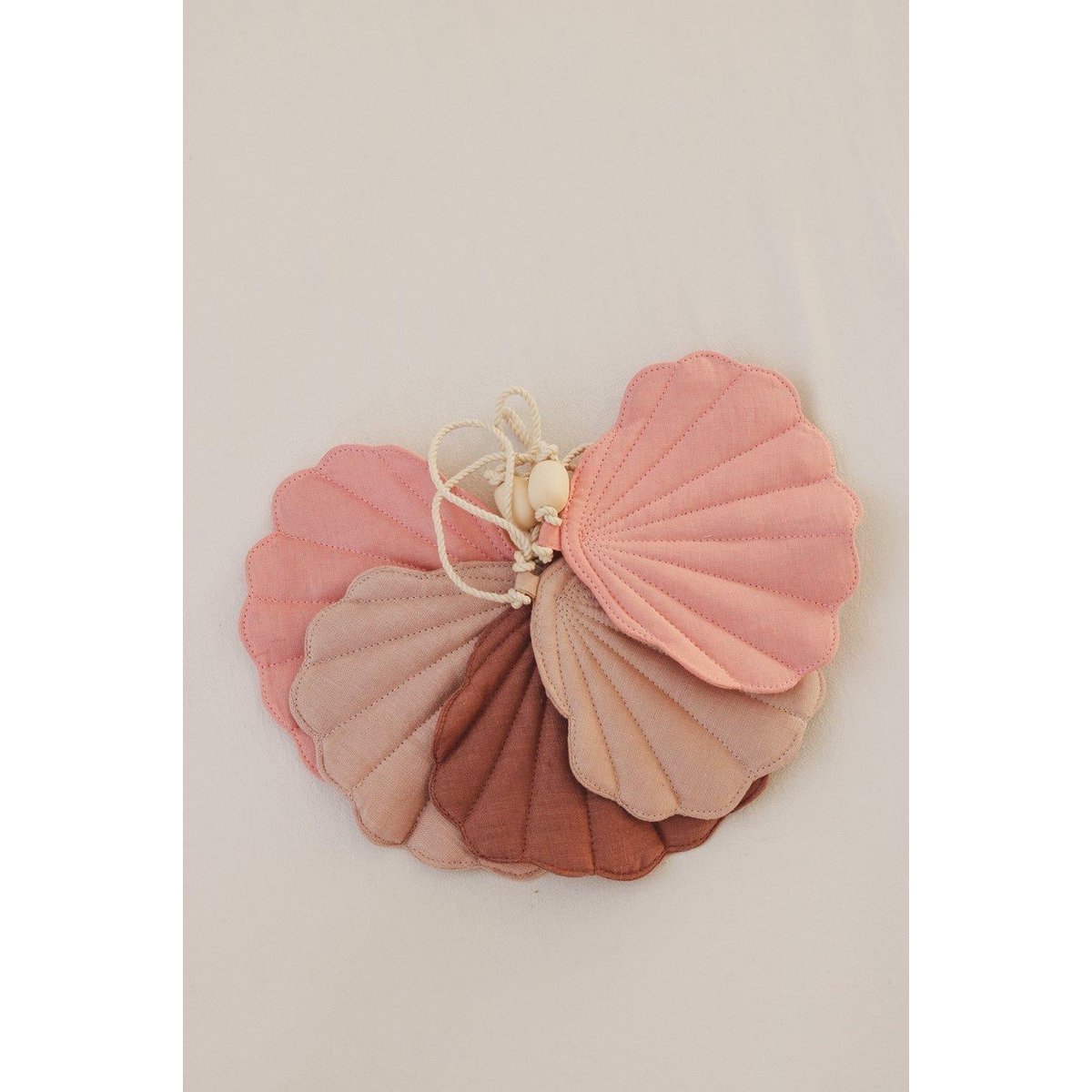 Guirlande de lin « rose » avec coquillages