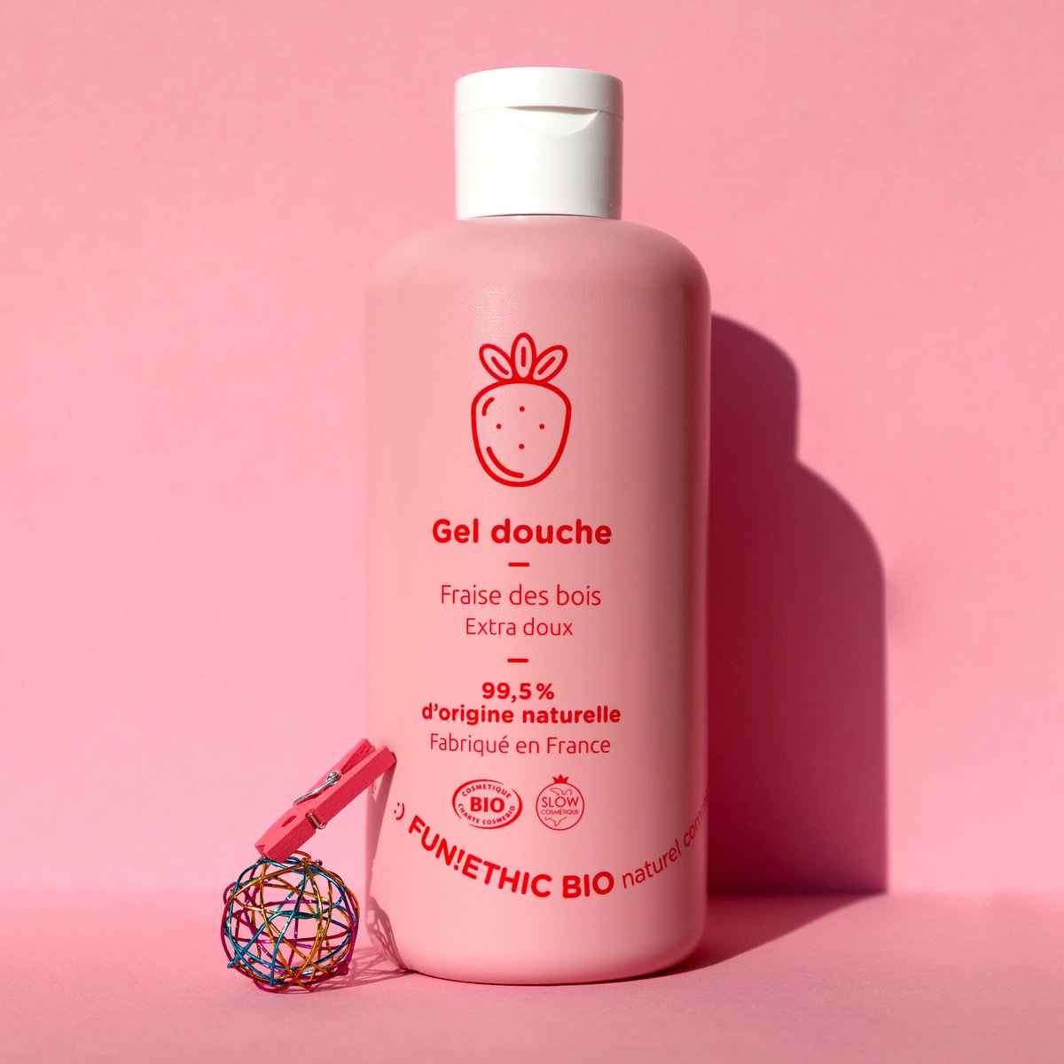 Gel de ducha extra suave certificado Cosmos Organic - Fragancia gourmet afrutada de fresa silvestre 100% natural orgánico