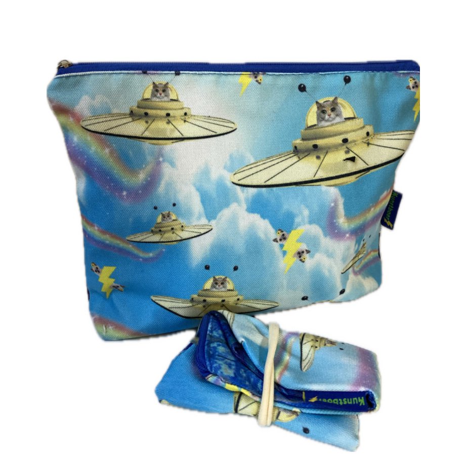 Etui - Poes in ruimteschip / Ufo
