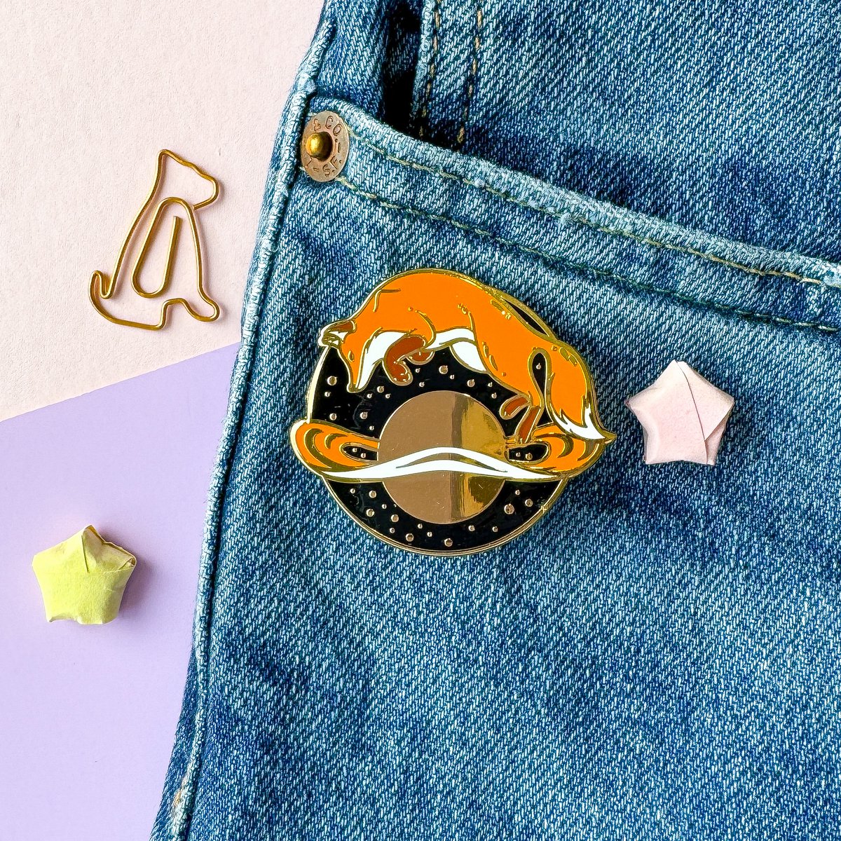 Saturn Fox | Gold plated Space Fox | Hard Enamel Pin | Pin Brooche Copy