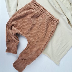 JF | baby broekje rib latte