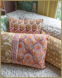 Coussin NIN-NIT Roses Classiques | 100% coton tissé | décoratif avec imprimé fleurs, roses et feuilles | rouge | Bordeaux | lilas | rose | vert | orange | multicolore | 50x50cm