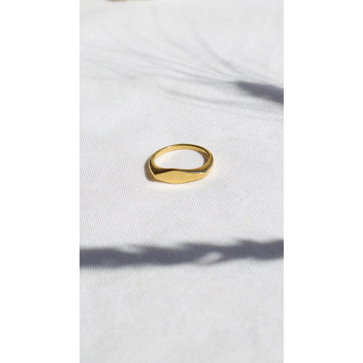 Alonzo – Edgy flacher Goldring
