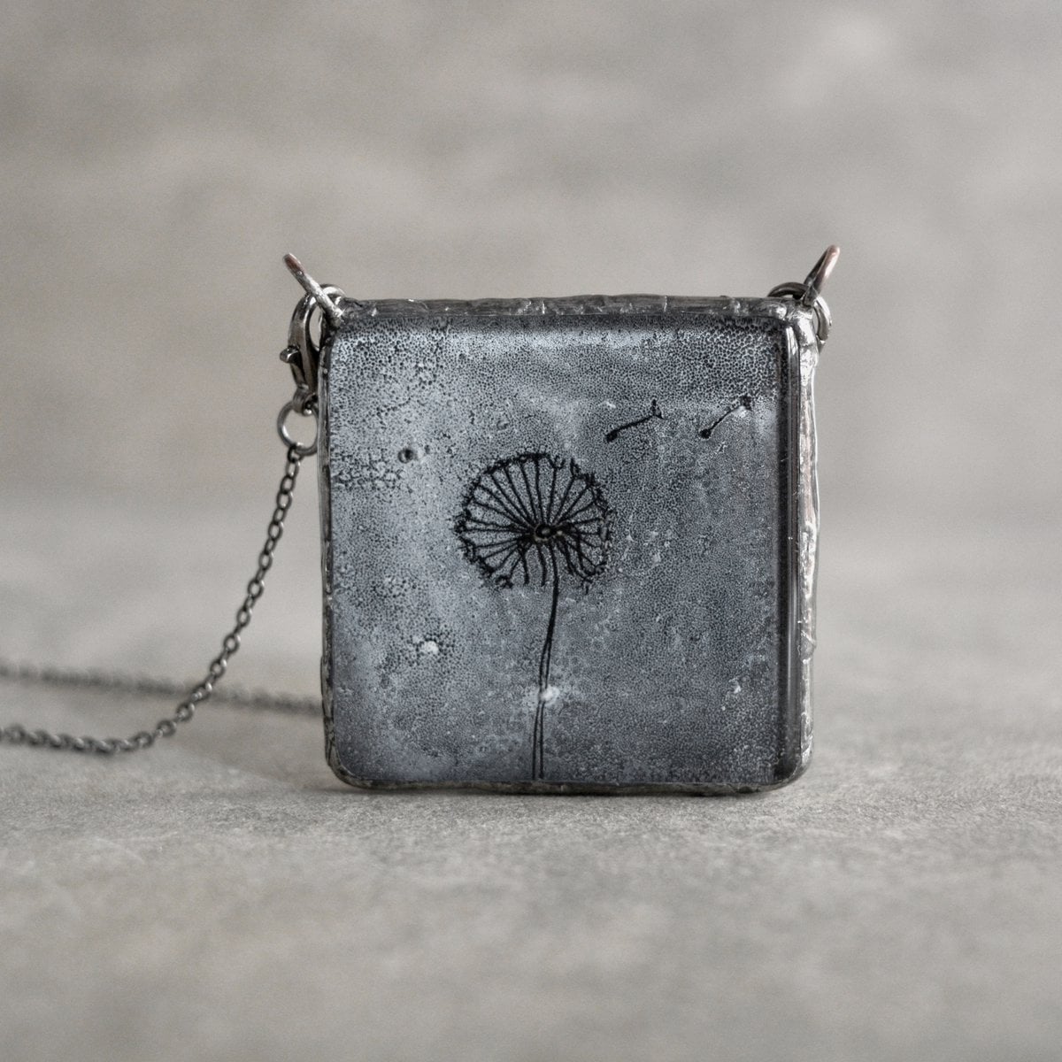 Paardebloem ketting, Leuke statement sieraden, Handgeschilderd glas