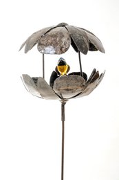 ZIMBA-ARTS METAL BLUE TIT PUMPKIN BIRDFEEDER ON STICK
