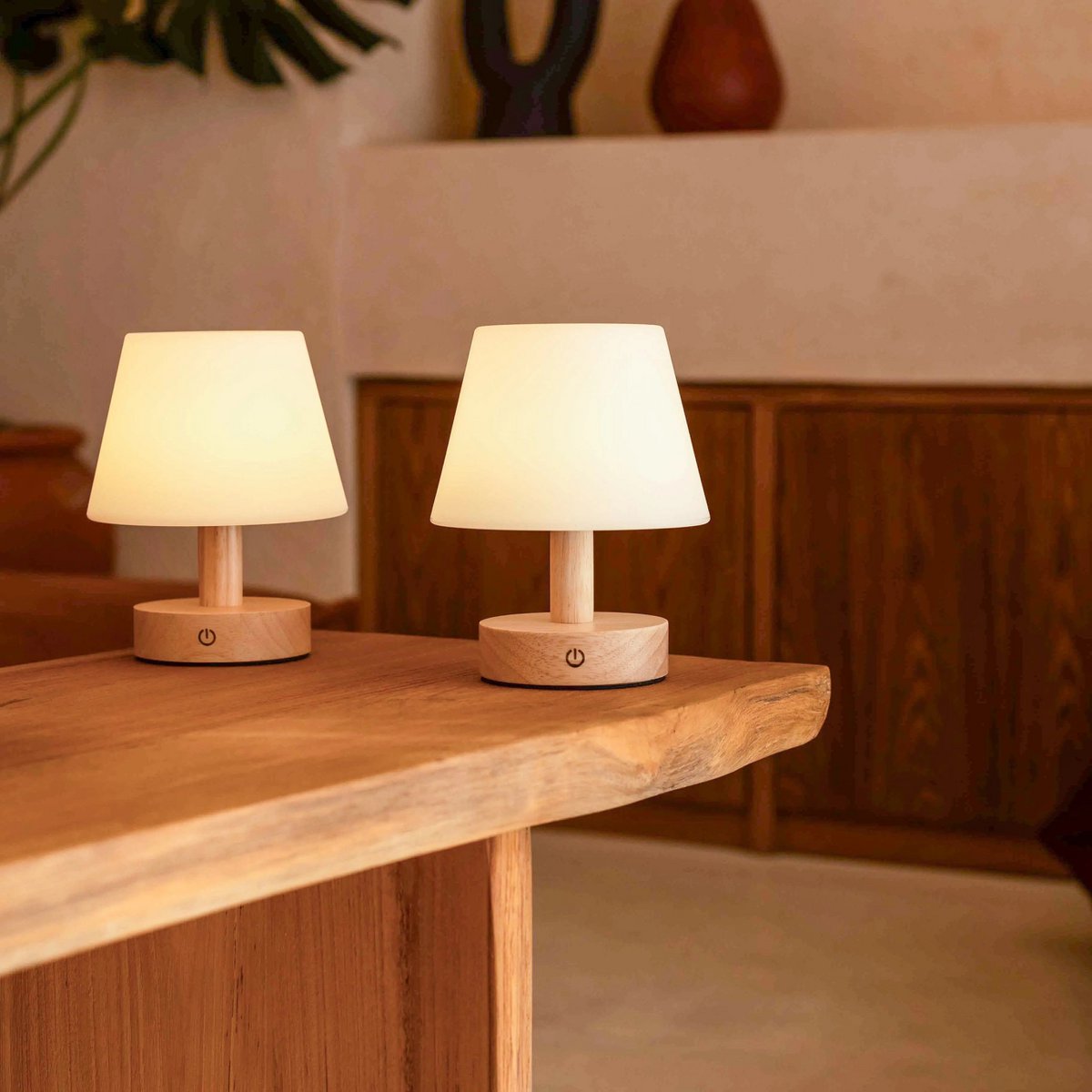 Lampe de table rechargeable en bois marron clair Teddy