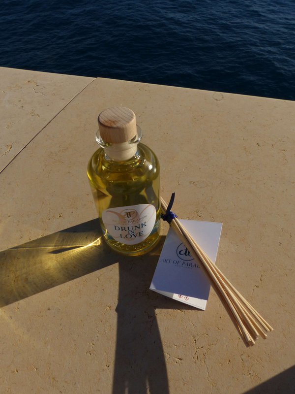 DRUNK IN LOVE - REED DIFFUSER - 250 mL