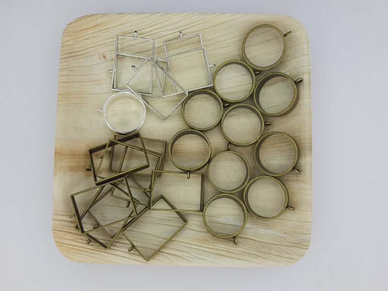 #1 mix 114 gram cabochon frames 
