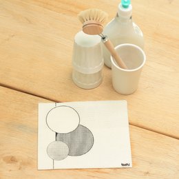 Sponge cloth with 3 circles and 1 line pattern, suitable for use as a tea towel.