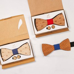 Macchinine in legno con papillon