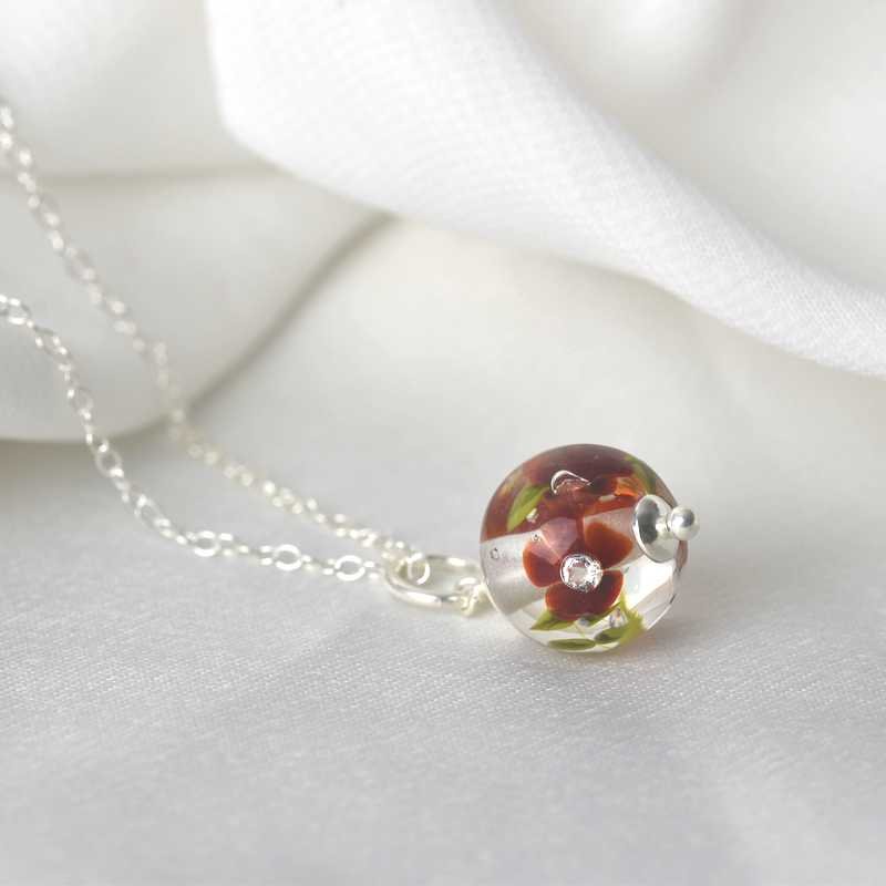 Collana Essentiel con fiori in vetro bordeaux