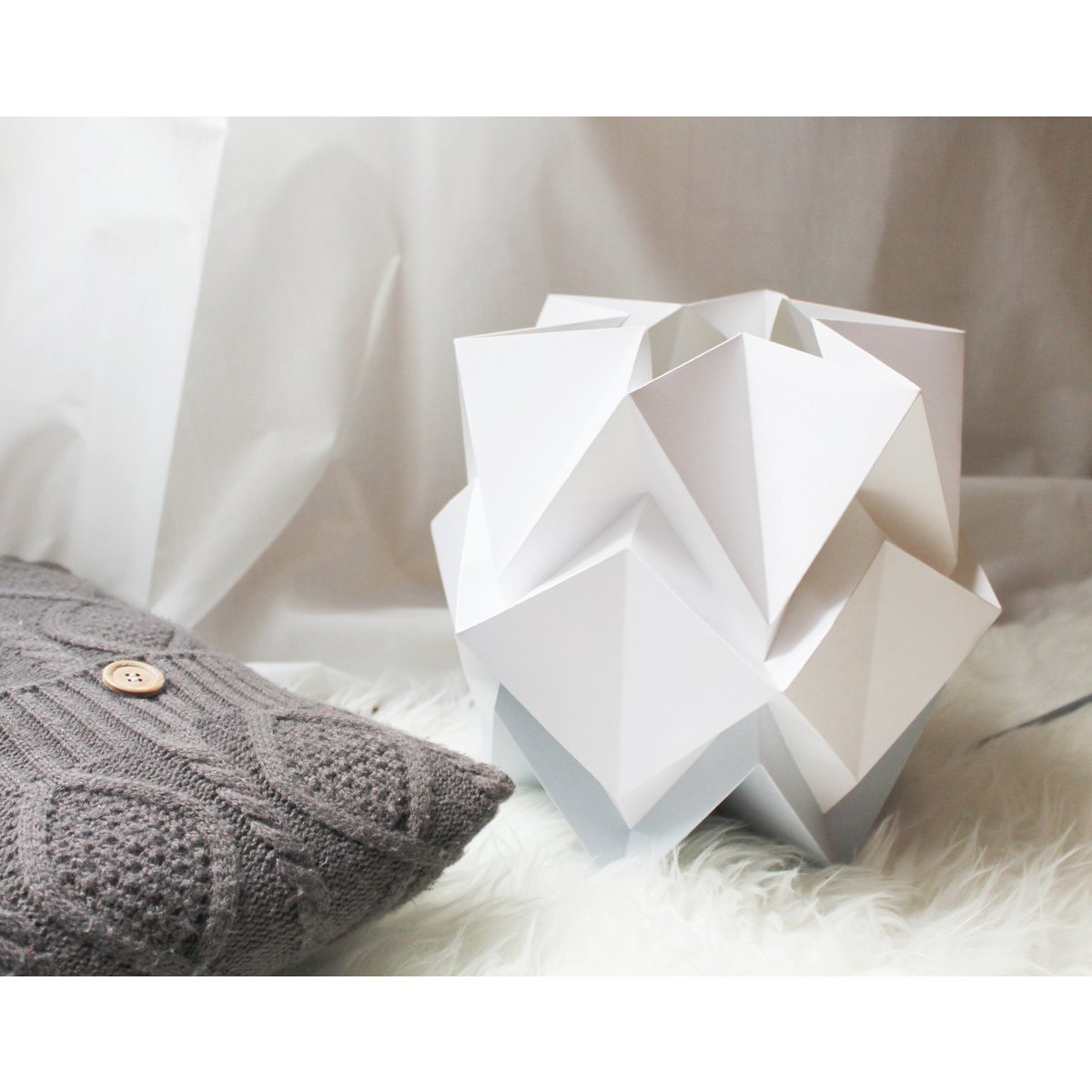 Tweekleurige origami papieren tafellamp - maat M