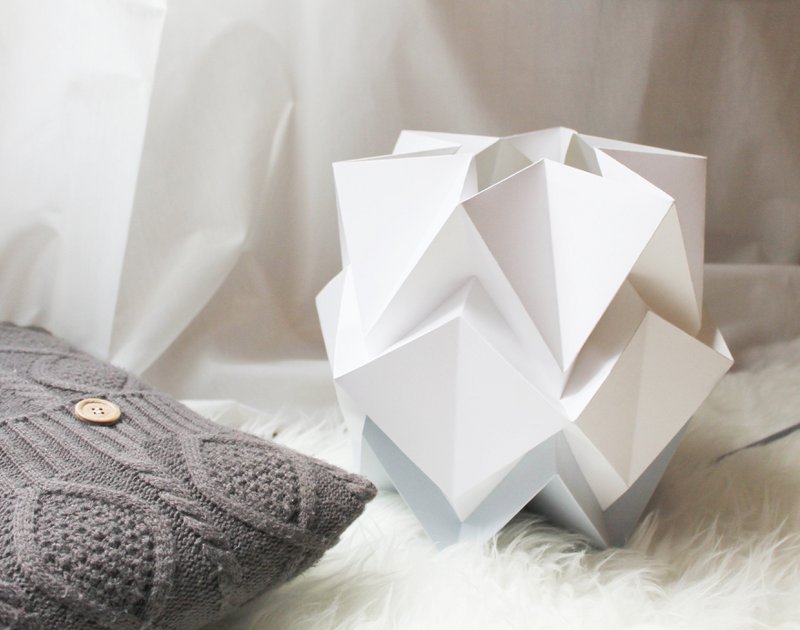 Tweekleurige origami papieren tafellamp - maat M
