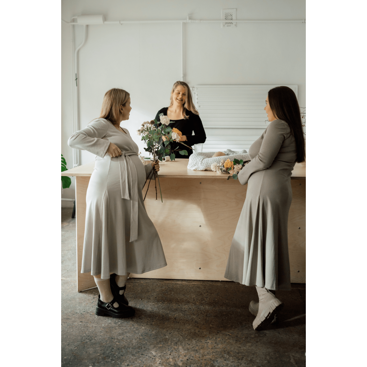 Vestido de maternidad y lactancia tisu, topo pálido