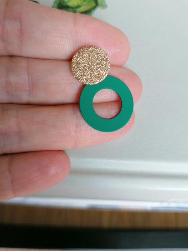 Dani (gold-green)