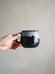 Universe-Tasse – handgefertigte Keramik, hergestellt in Portugal