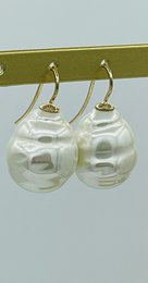Boucles d'oreilles petites perles baroques, couleur blanc