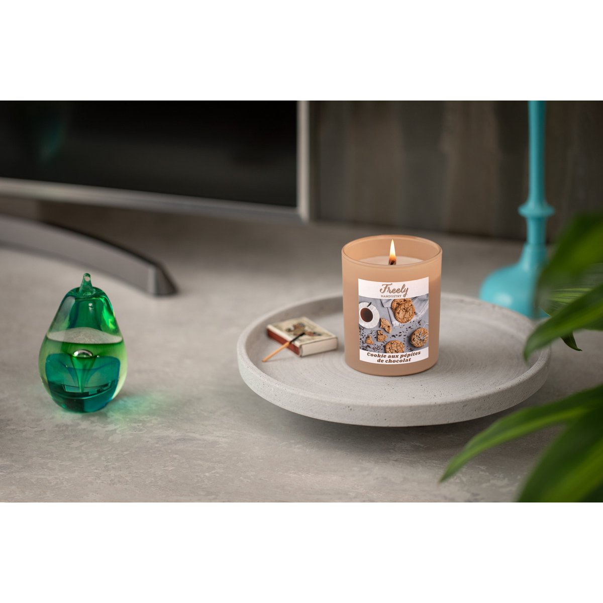 Cookie scented candle