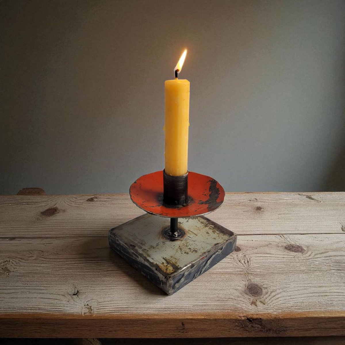 Lysstativ lavet af genanvendte olie tønder upcycling | Lysestager forskellige farver