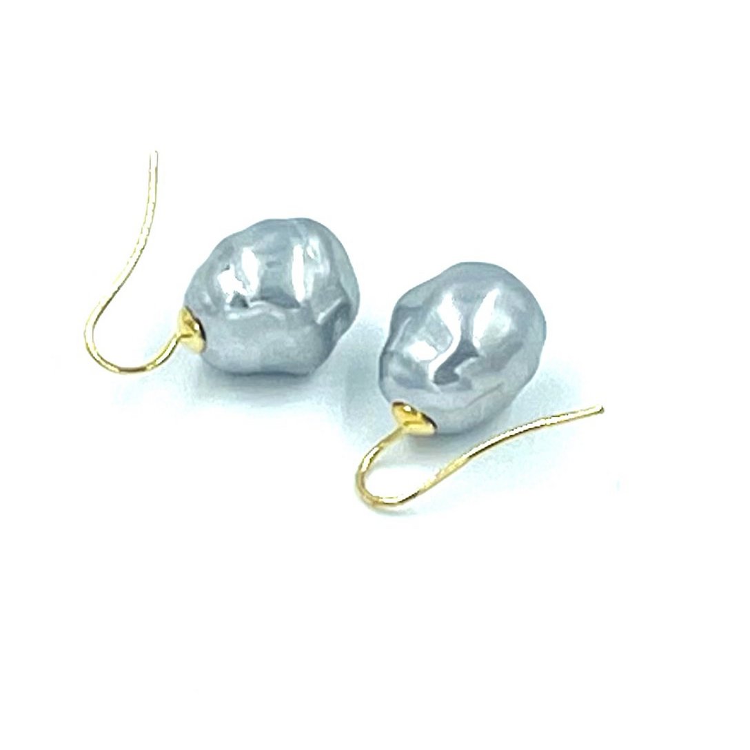 Pearl earrings baroque gray