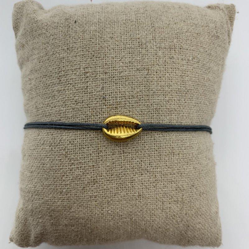 Small Golden Shell Bracelet
