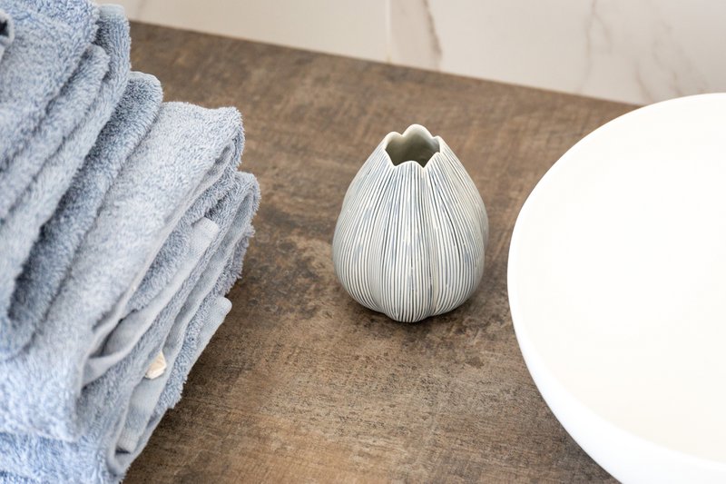 Handgefertigte Tulipé-Vase – Blue Line