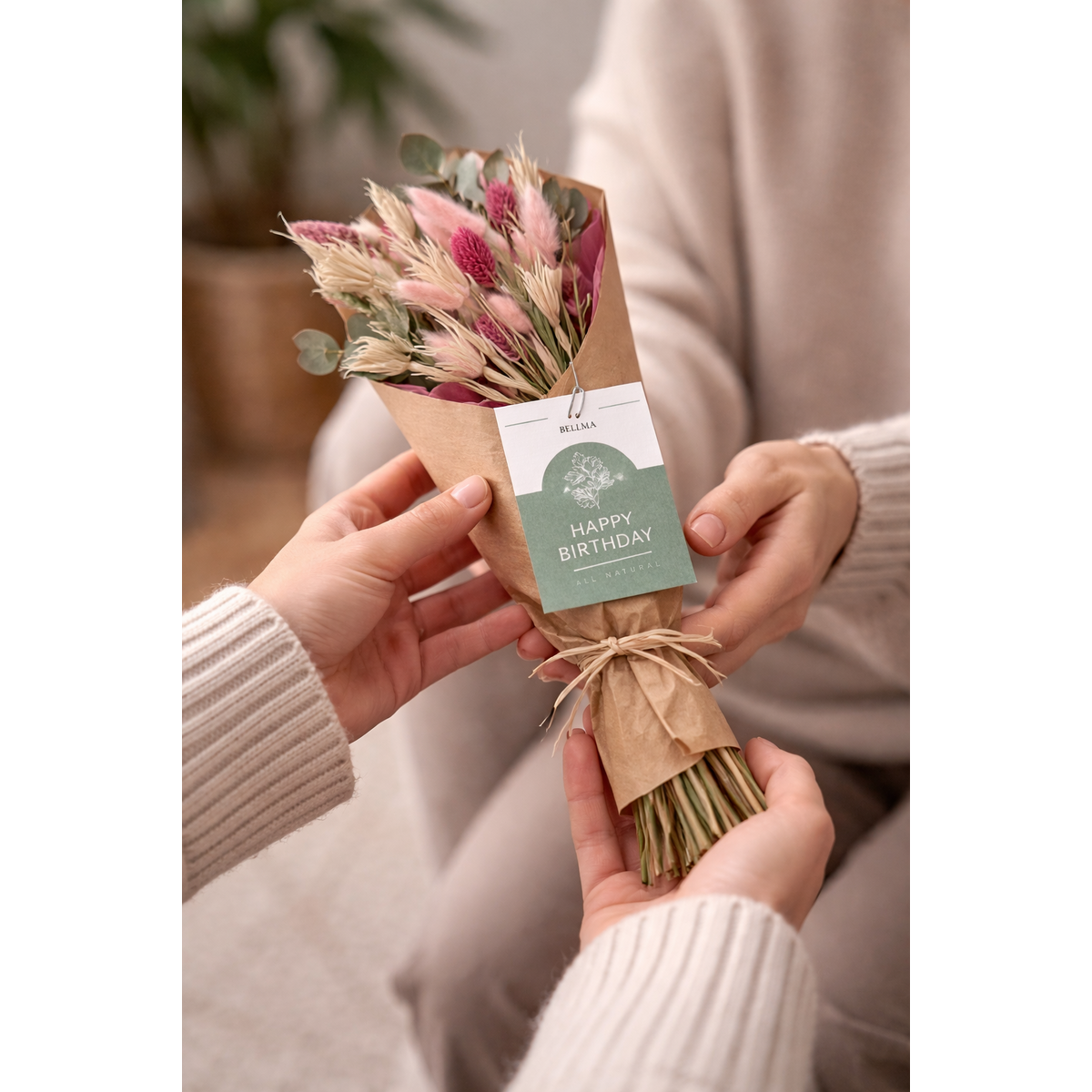 Small dried flower bouquet with card - Happy Birthday