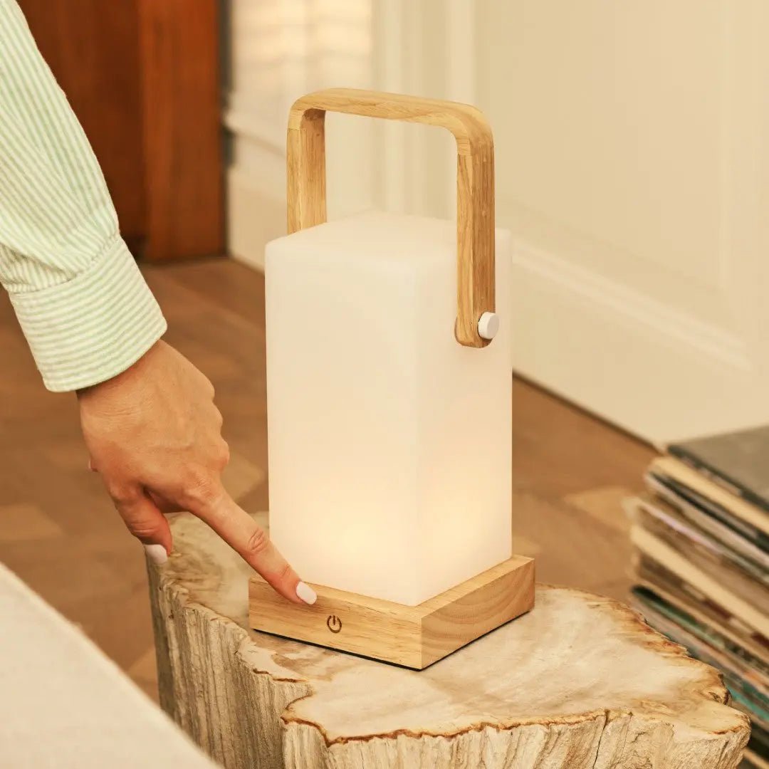 Harper Hellbraune wiederaufladbare Holzlampe
