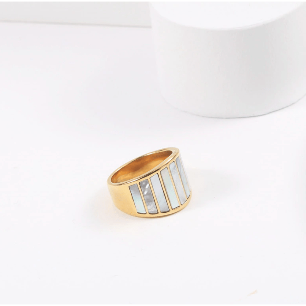 Stella - Statement-Ring aus Perlmutt