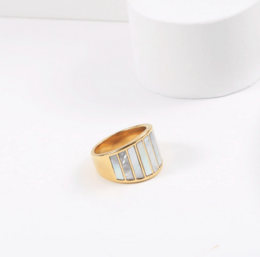 Stella - Statement-Ring aus Perlmutt