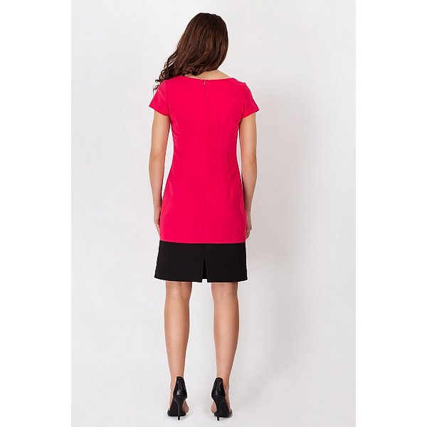 Elegante zomerjurk met gedrapeerde halslijn en korte mouwen, rood
