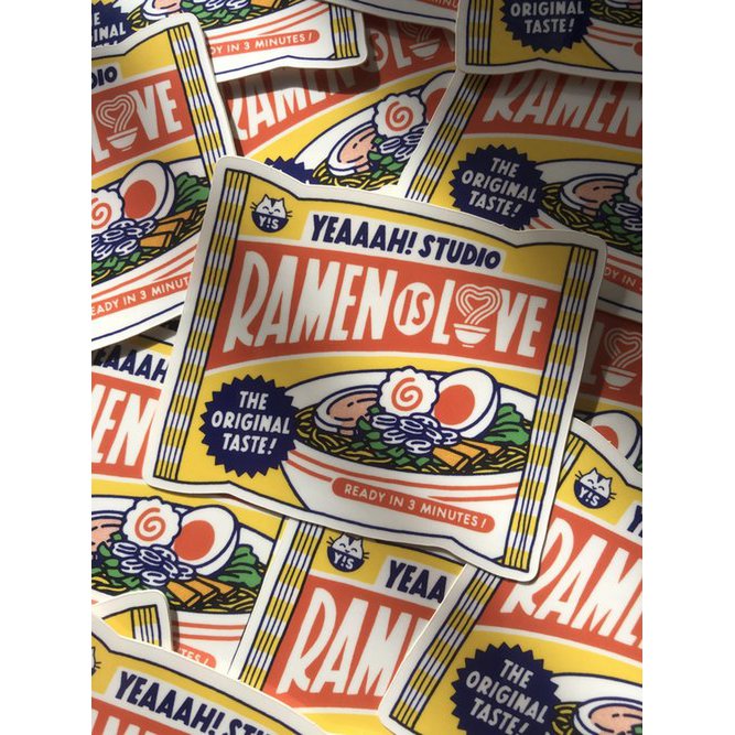 Naklejka „Ramen to miłość”.