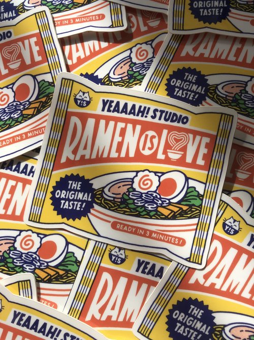 Naklejka „Ramen to miłość”.