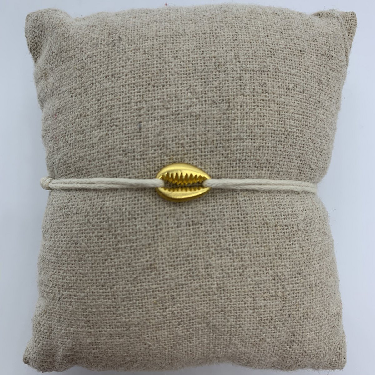 Pulsera Pequeña Concha Dorada