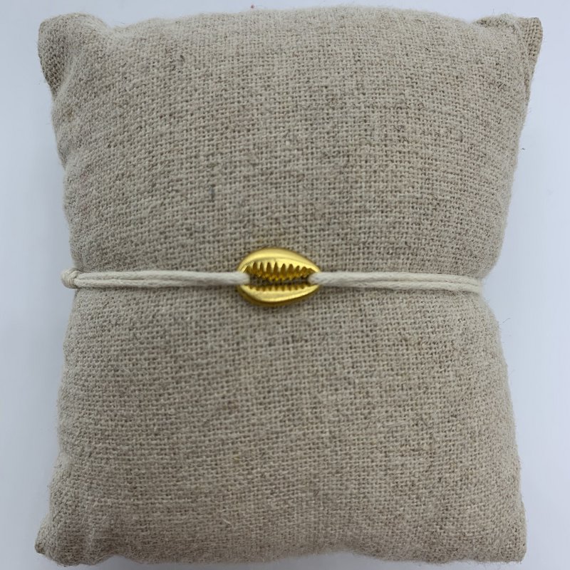 Small Golden Shell Bracelet