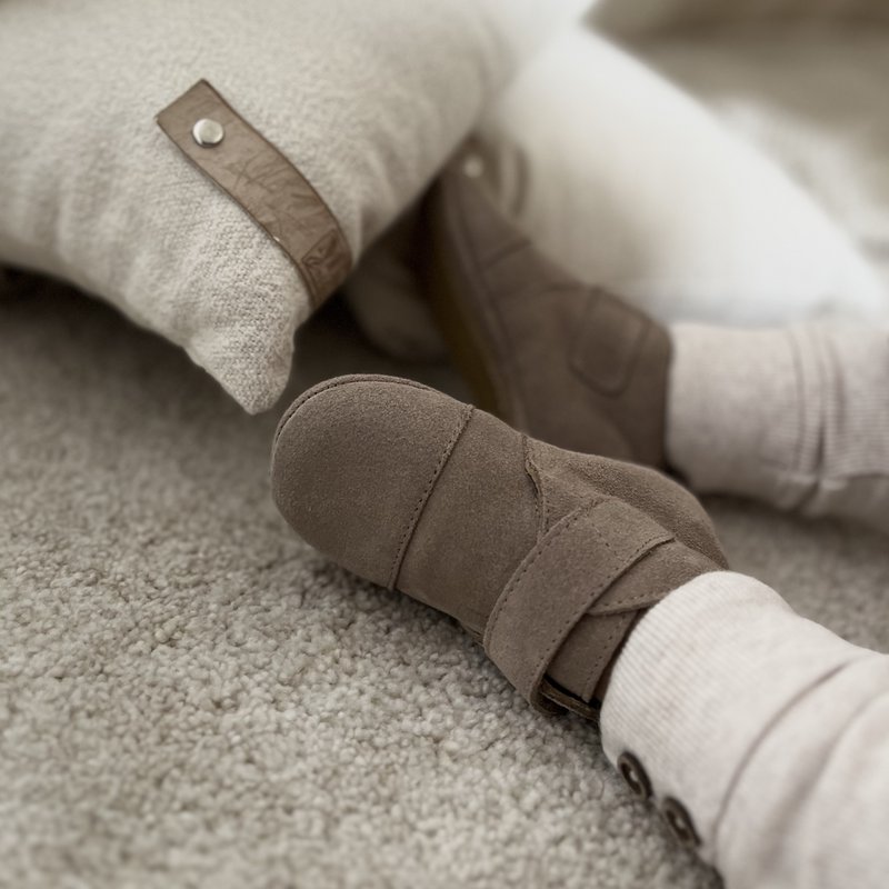 Klassische Wildlederstiefel - Taupe