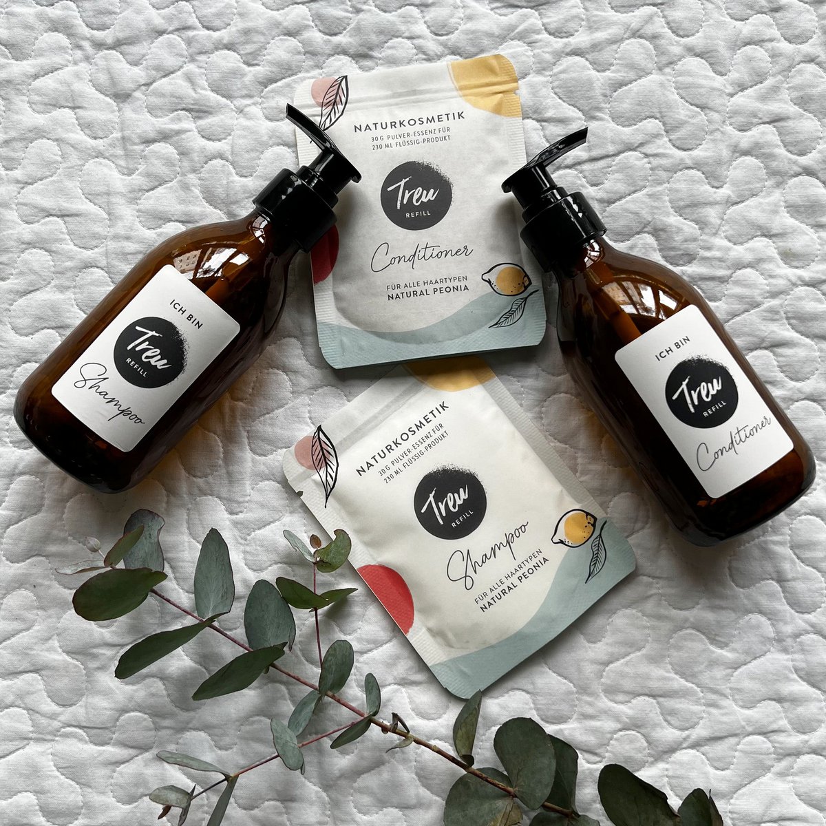 Champú y acondicionador de cosmética natural ecológica en polvo con botella de cristal de recambio