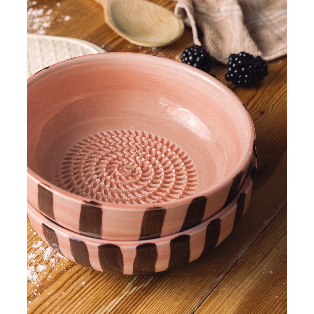 Medium Vintage Pottery Grater Bowl Pink and Brown - CHOCOLATE