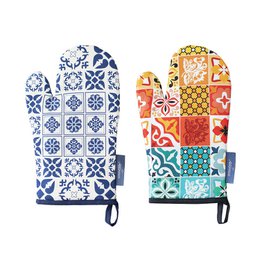 Blue and white geometric tile pattern oven mitt, colorful pop design variant, heat-resistant kitchen glove