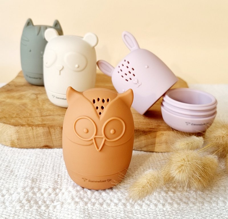 Set of 4 silicone bath toys Earth tones