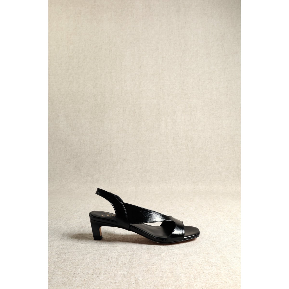 JULIET BLACK – Sandale mit Slingback-Absatz