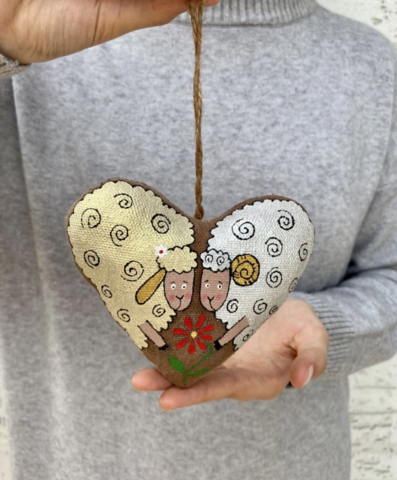 Textilornament Vanille und Kakao duftend "Kaffeeherz mit Schaf"