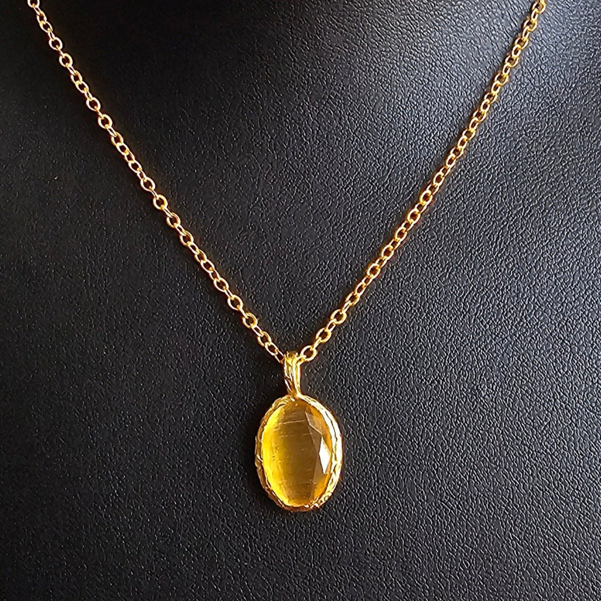 Glow ketting donkergeel