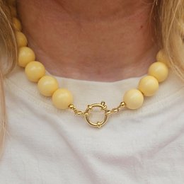 Kralenketting soft yellow