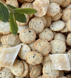 Mini aperitif cookies: Parmesan A.O.P. - Basil
