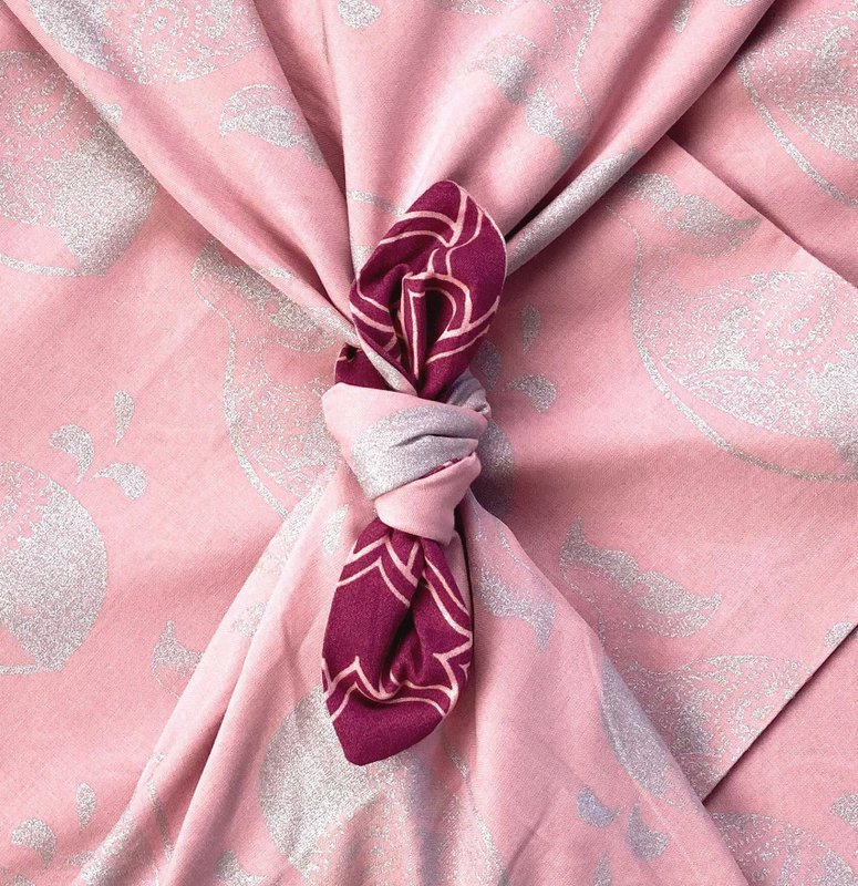 Furoshiki Gift Wrap Blush Whales & Maroon Arches Fabric Gift Wrap - Doble cara (Reversible)