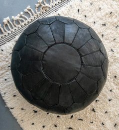 Leather pouffe - black (XL)