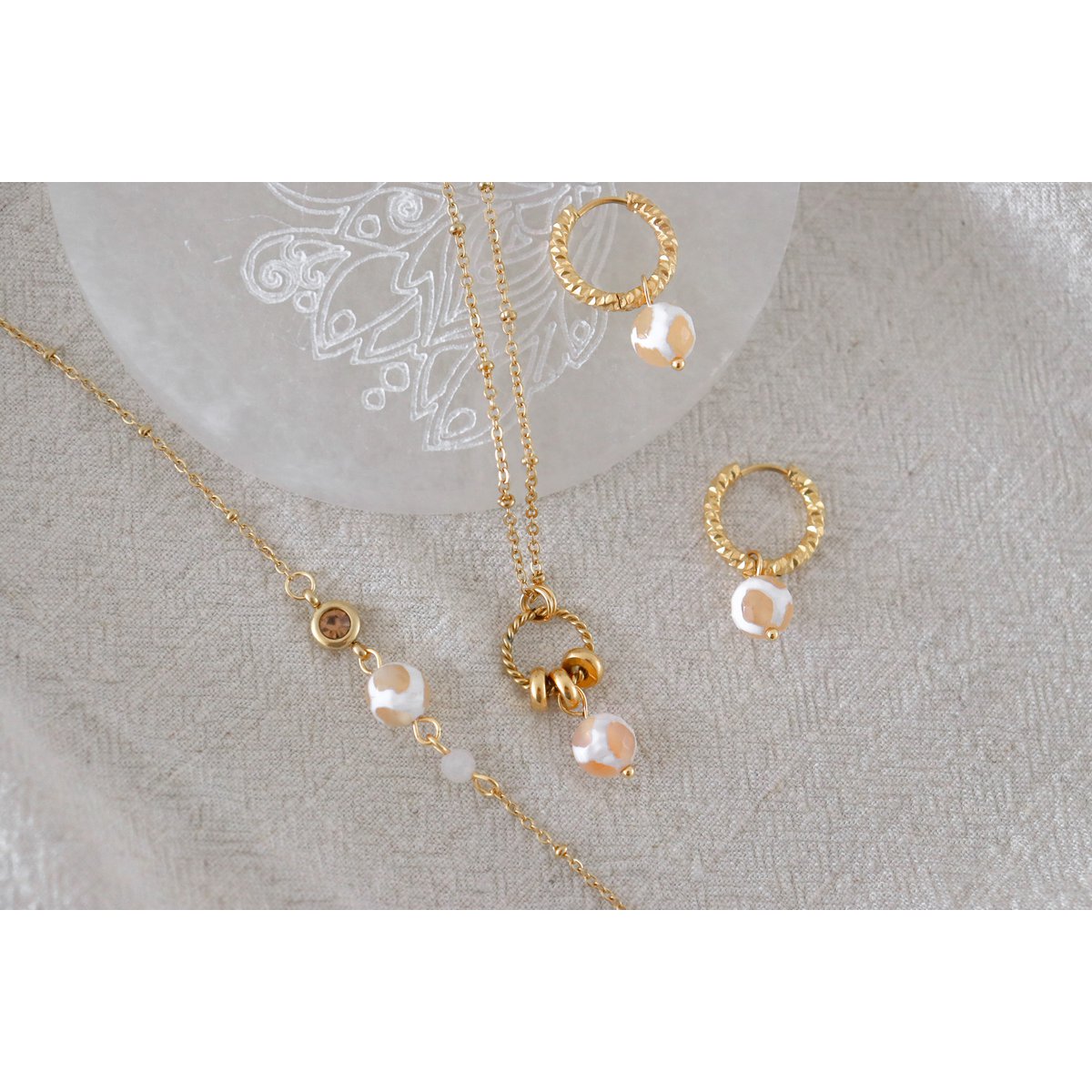 Dzi Agate and Moonstone Bracelet - Gold